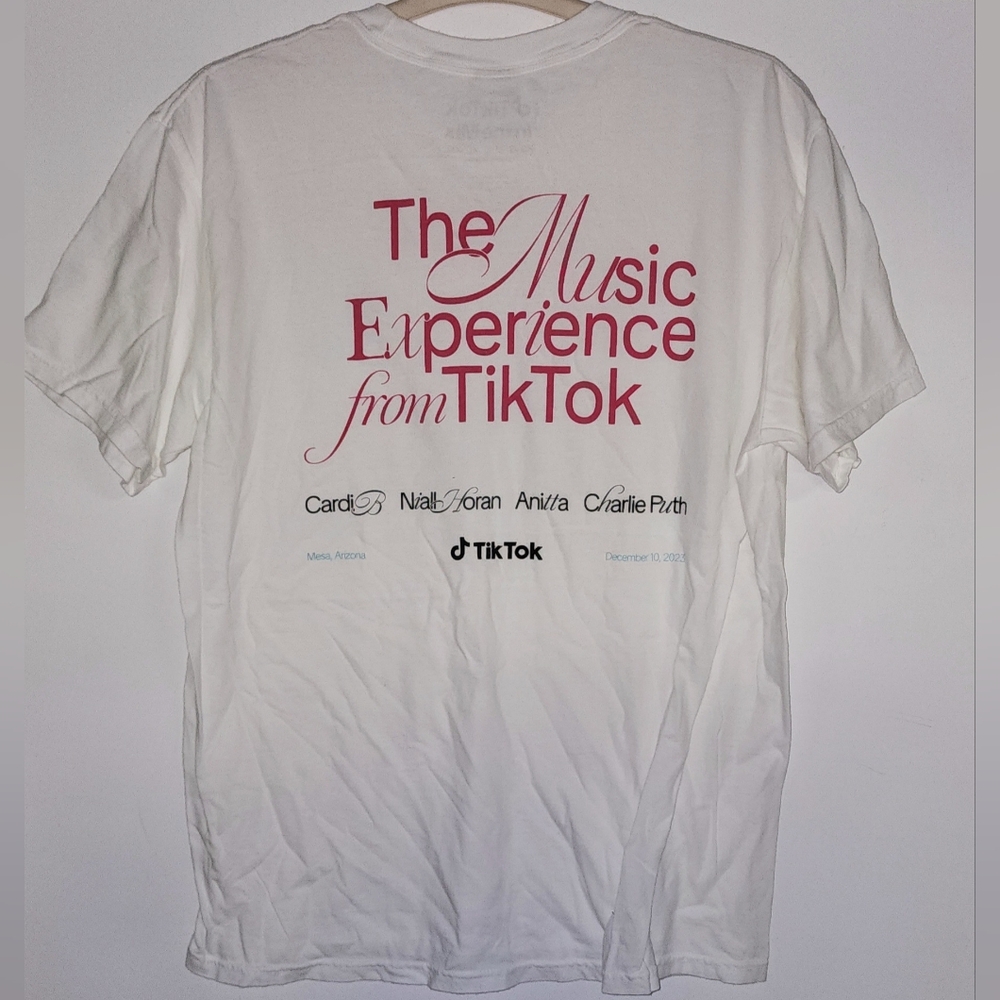 3/$15 NWOT TikTok T-shirt - Picture 3 of 4